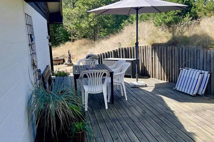 Ferieudlejning for 4 personer, med terrasse i Hulsig
