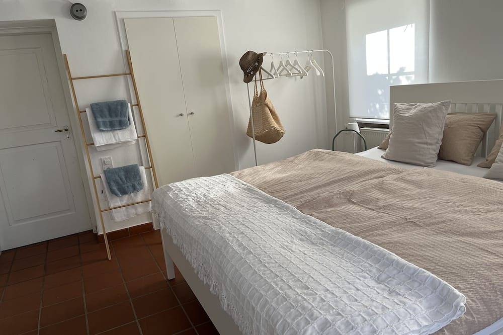 Ganze Wohnung, Ferienwohnung im Historischen Bertolt Brecht Haus in Seenähe in Utting, Ammersee