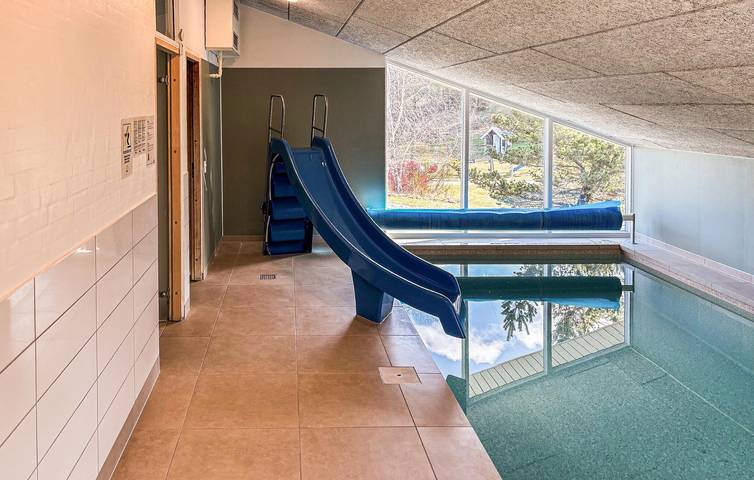 Ferienhaus für 12 Personen, mit Sauna und Pool sowie Terrasse in Lyngsbæk Strand - 4