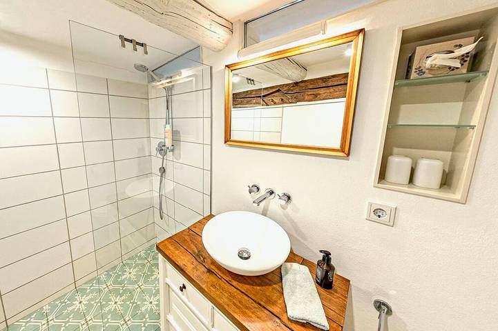 Ganze Wohnung, ⭐️ himmlischer Hof - Juwel von 1477 mit Parken, 55m², Kamin/Außensitzplatz/Öko in Quedlinburg, Harzvorland