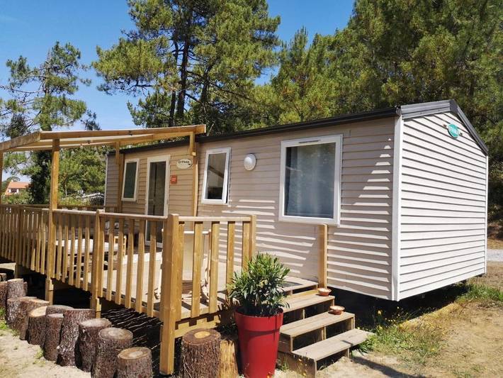Camping pour 6 personnes, avec Terrasse et Jardin ainsi que Piscine et Vue