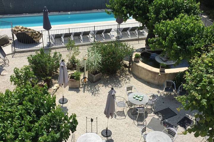 Alojamiento y desayuno para 16 personas, con jacuzzi y jardín - 1