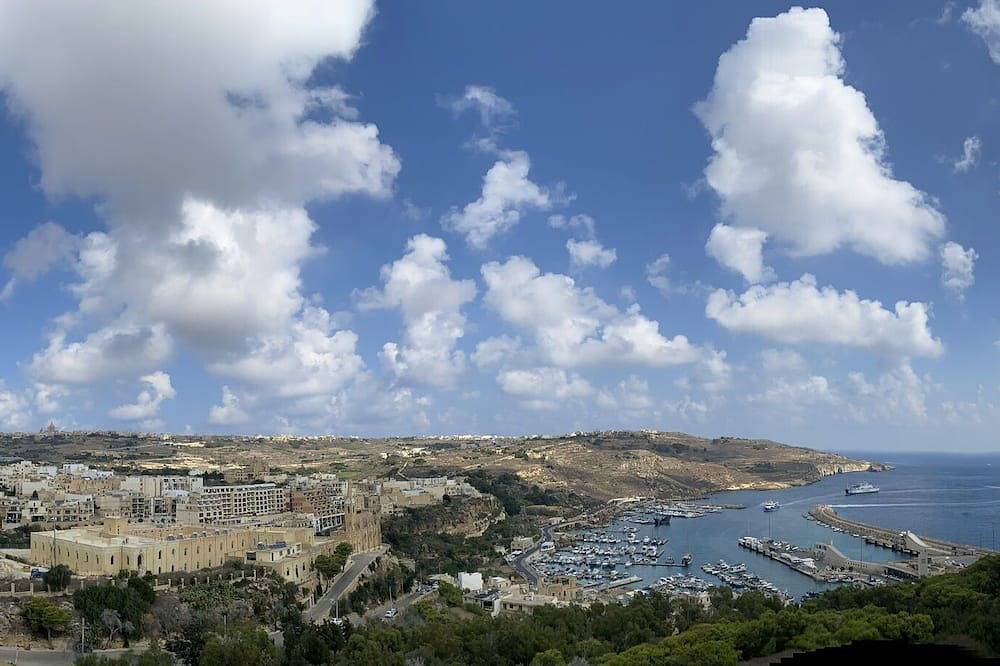 Superior Villa at Fort Chambray perfect for family holidays. in Għajnsielem, Gozo