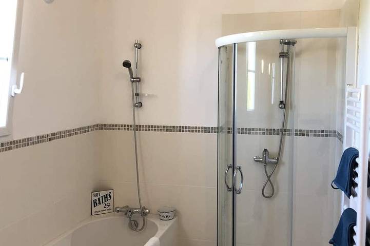 Location de vacances pour 8 personnes, avec terrasse et jardin à Mortagne-sur-Gironde - 4