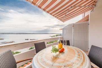 Holiday Apartment for 4 People in Novalja, Pag Island, Photo 3