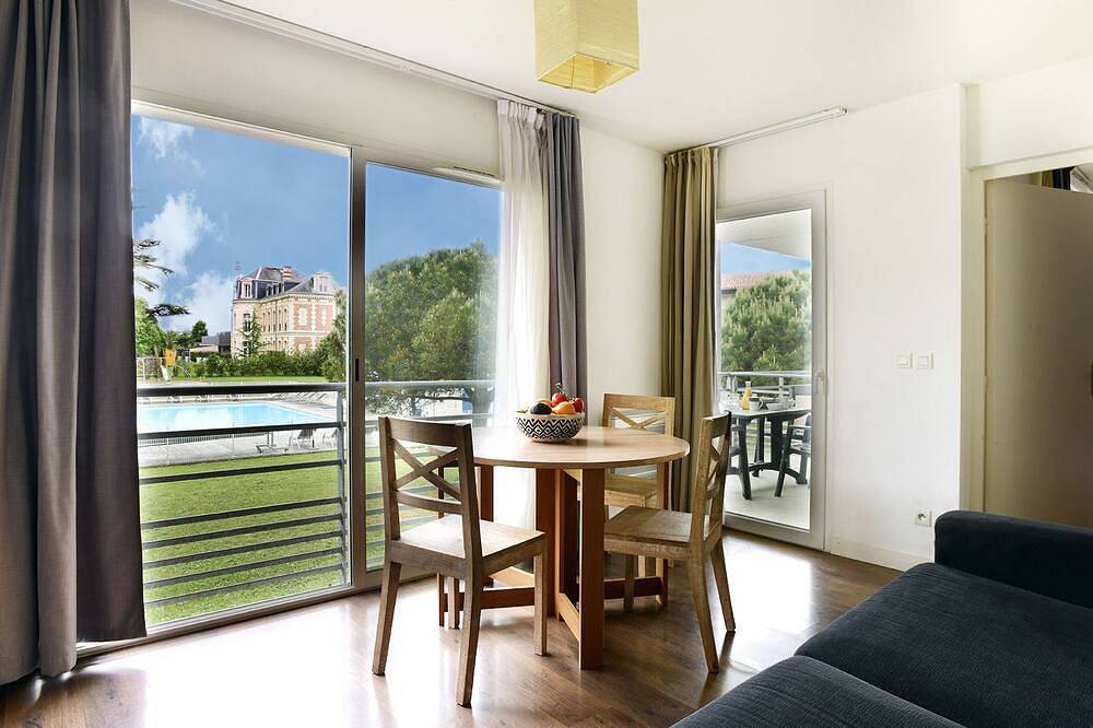 Apartamento entero, T2 cosy au calme | Centre bien-être & piscine in Lagord, Región de La Rochelle
