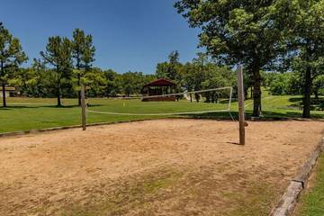 Glamping for 8 Guests in Ozark Mountains, Table Rock Lake, Picture 1
