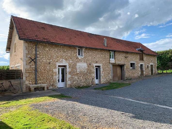 Maison de campagne pour 8 personnes, avec jardin et vue, animaux acceptés à Arthon