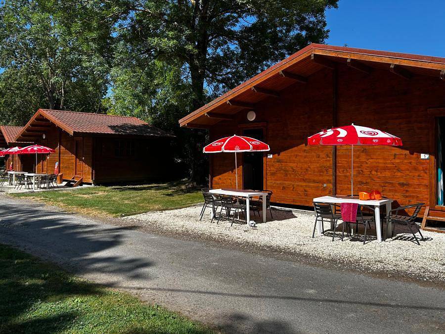 Camping Les 2 Salamandres - Hébergement 5 personnes - Cabane in Arces, Région de Saintes