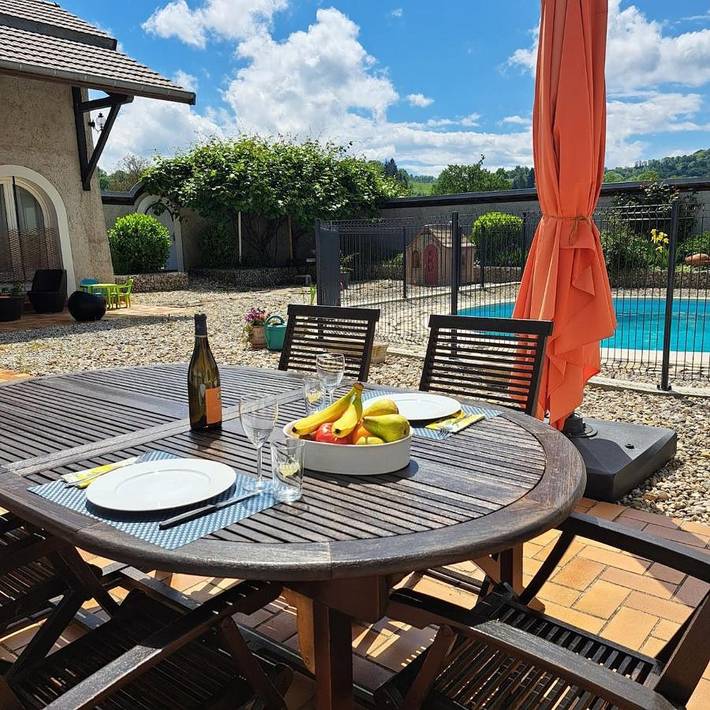 Location de vacances pour 2 personnes, avec Terrasse et Piscine à Charancieu - 4