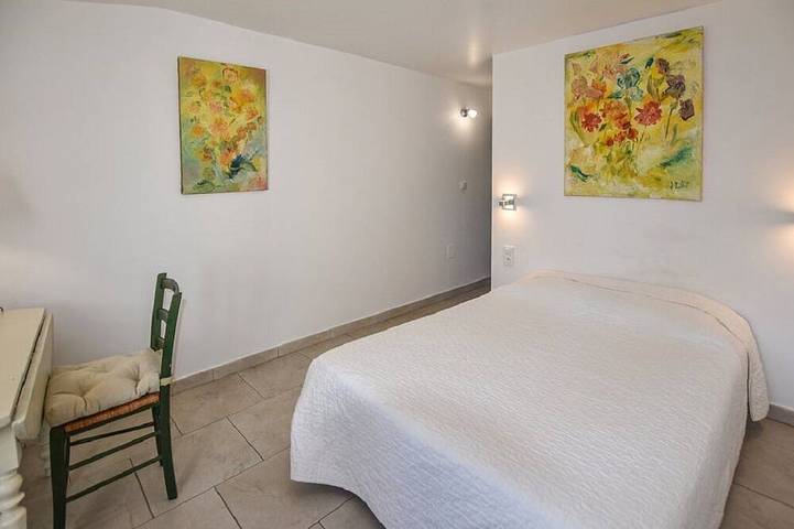A peaceful house in Provence with a pool, located between the Luberon, Avignon, and Mont Ventoux in Monteux, Vaucluse
