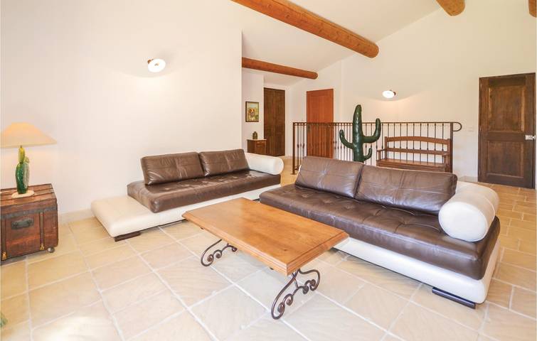 Location de vacances pour 6 personnes, avec piscine ainsi que terrasse et jardin, animaux acceptés à Apt - 3