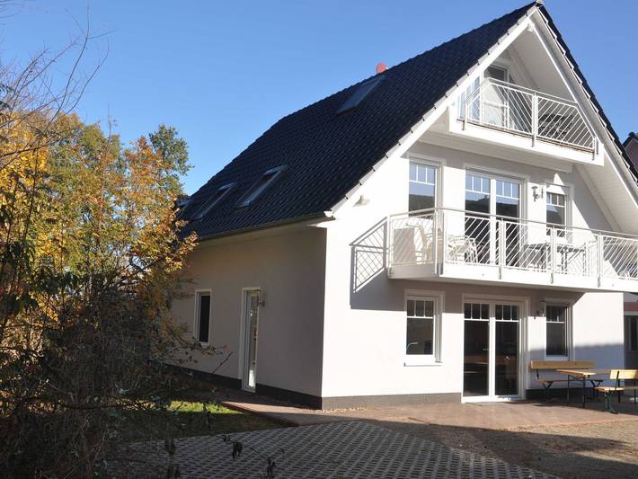 Ferienpark für 2 Personen, mit Balkon und Terrasse sowie Garten und Sauna in Röbel-Müritz
