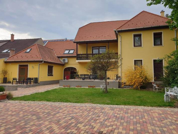Gîte pour 6 personnes, avec jardin à Eger - 2