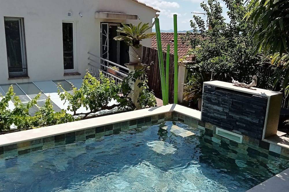 Logement de charme avec piscine et spa in Carnoules, Côte méditerranéenne (France)