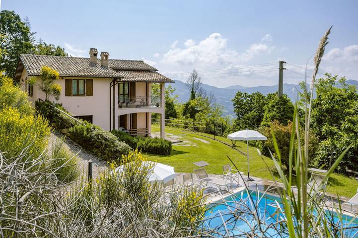 Agriturismo per 16 persone, con balcone e giardino a Acqualagna