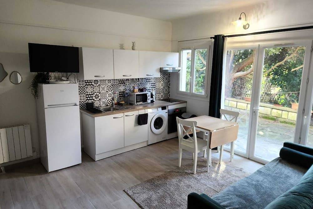 Entire apartment, Family apartment with private garden and terrace 10 minutes from the metro and Rer station. in Noisy-le-Sec, Seine-Saint-Denis
