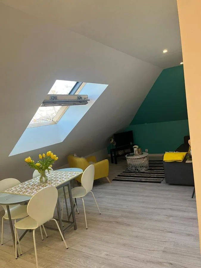 Apartamento de vacaciones para 4 personas, con vistas además de jardín y piscina - 1