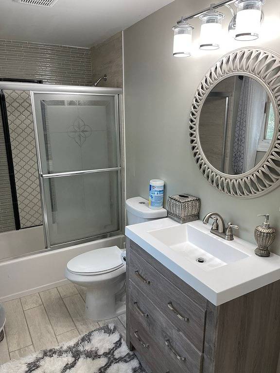 Cute lake front home on an all-sports lake in Commerce Township, Oakland County