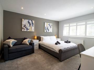 Holiday Rental for 10 People in Hastings, High Weald, Photo 1