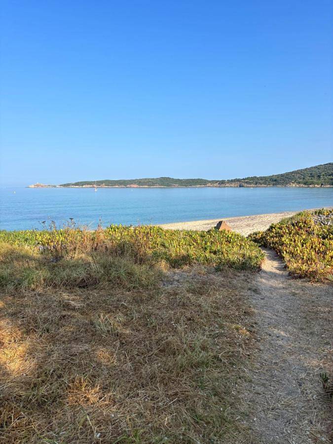 Hôtel pour 2 personnes, avec jardin ainsi que balcon et vue dans Plage du Péro - 3