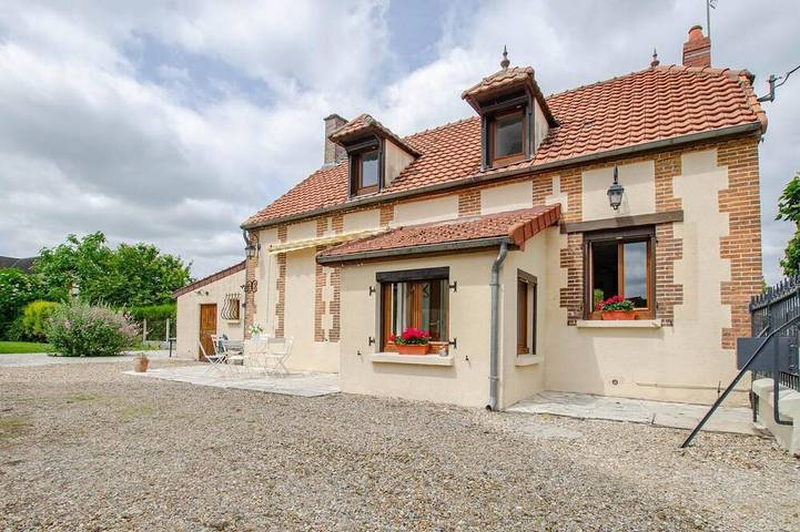 Location de vacances pour 6 personnes, avec jardin à Maizières-la-Grande-Paroisse