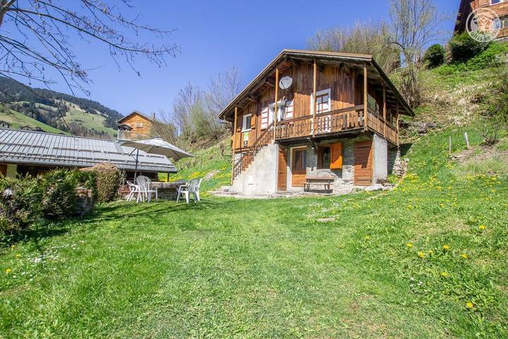 Gîte pour 6 personnes, avec jardin dans Arêches - 3