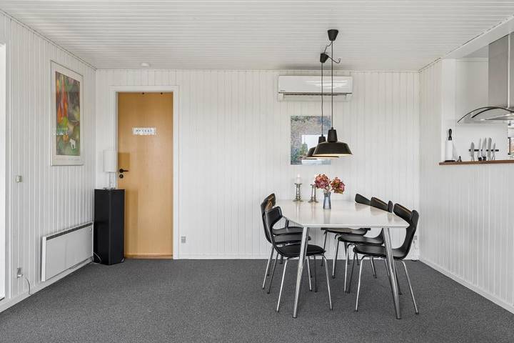 Gemütliches Ferienhaus mit Meerblick am Følle Strand in Følle Strand, Süddjursland
