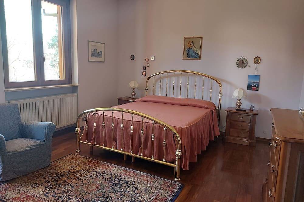 Appartamento intero, Appartamento Indipendente In Casa Singola in Biella, Provincia di Biella