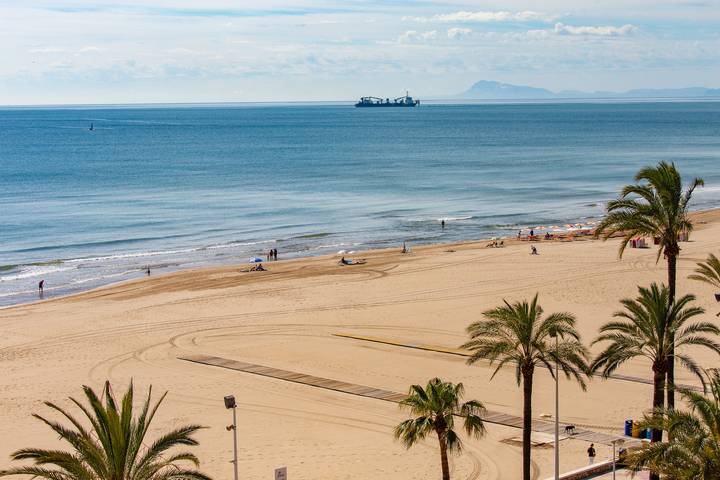 Ganze Wohnung, Ferienwohnung für 5 Personen mit Terrasse in Platja de Sant Antoni (Cullera), Cullera