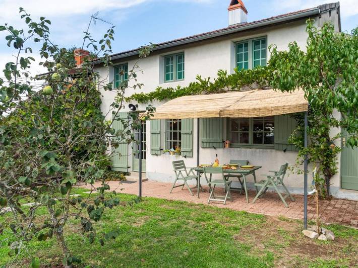 Location de vacances pour 4 personnes, avec jardin et terrasse à Chiddes