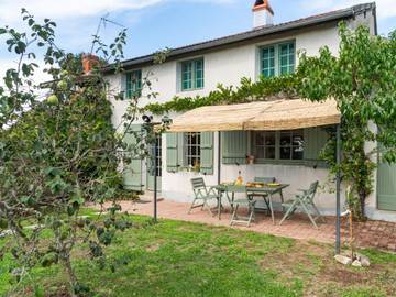 Location de vacances pour 4 personnes, avec terrasse et jardin à Chiddes