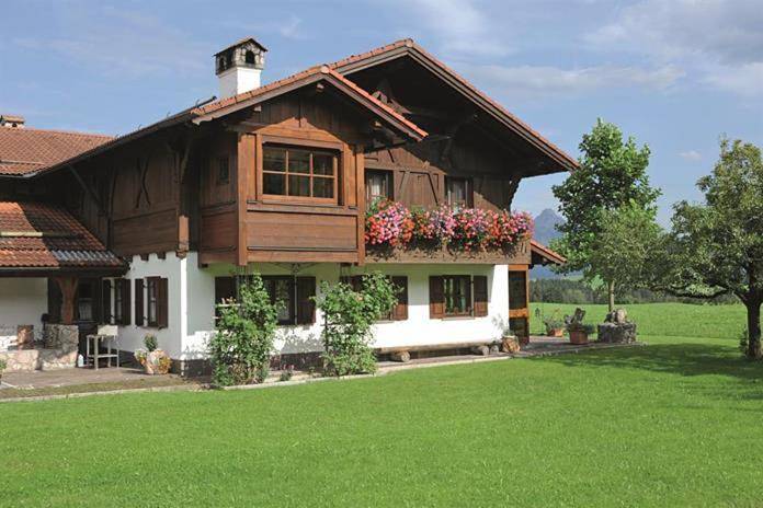 Single Room with Shared Shower and Toilet in Eisenberg, Bayerisch Schwaben