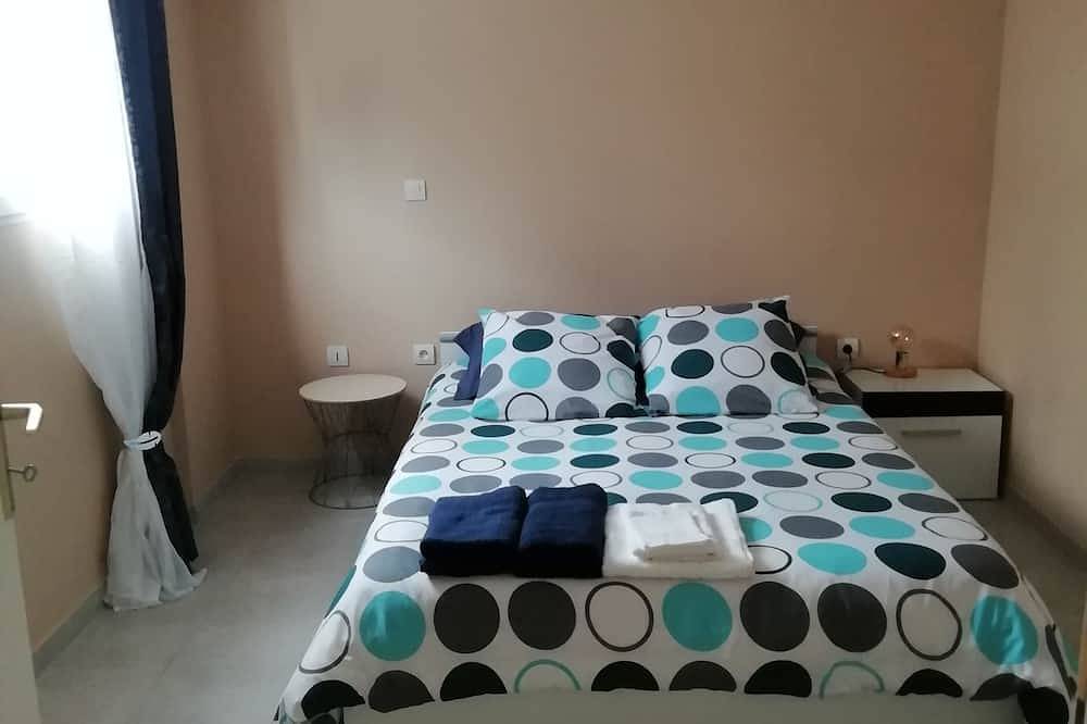 Appartement entier, Appartement à 20mn de la ville a pied, animaux de compagnie acceptés in Bergerac, Périgord Pourpre