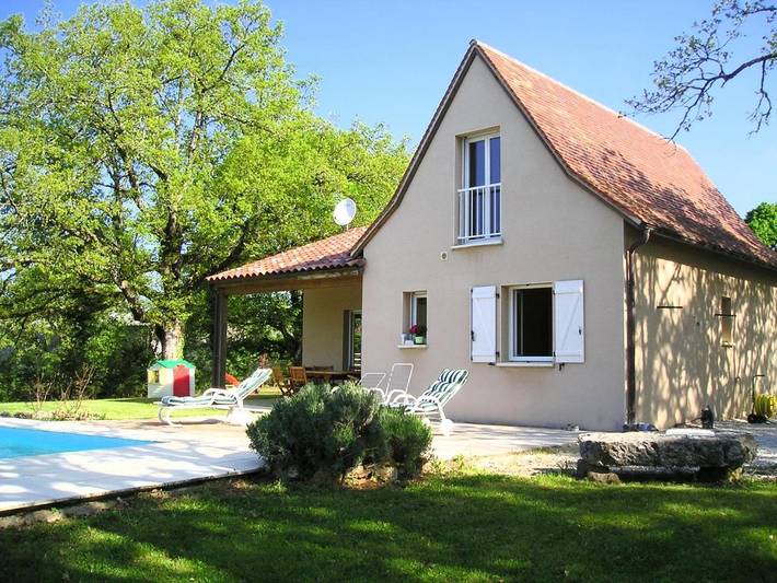 Location de vacances pour 6 personnes, avec piscine ainsi que jardin et vue à Loubressac - 3