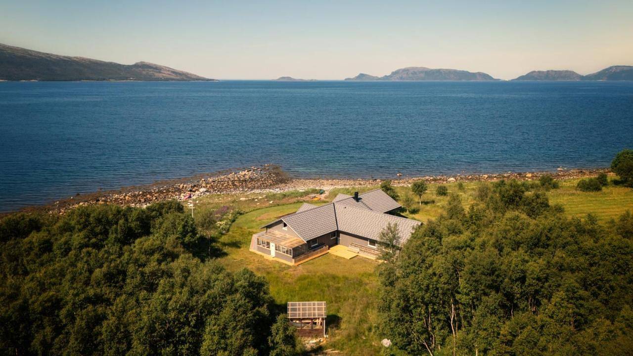 Villa - Beach Front in Bindal