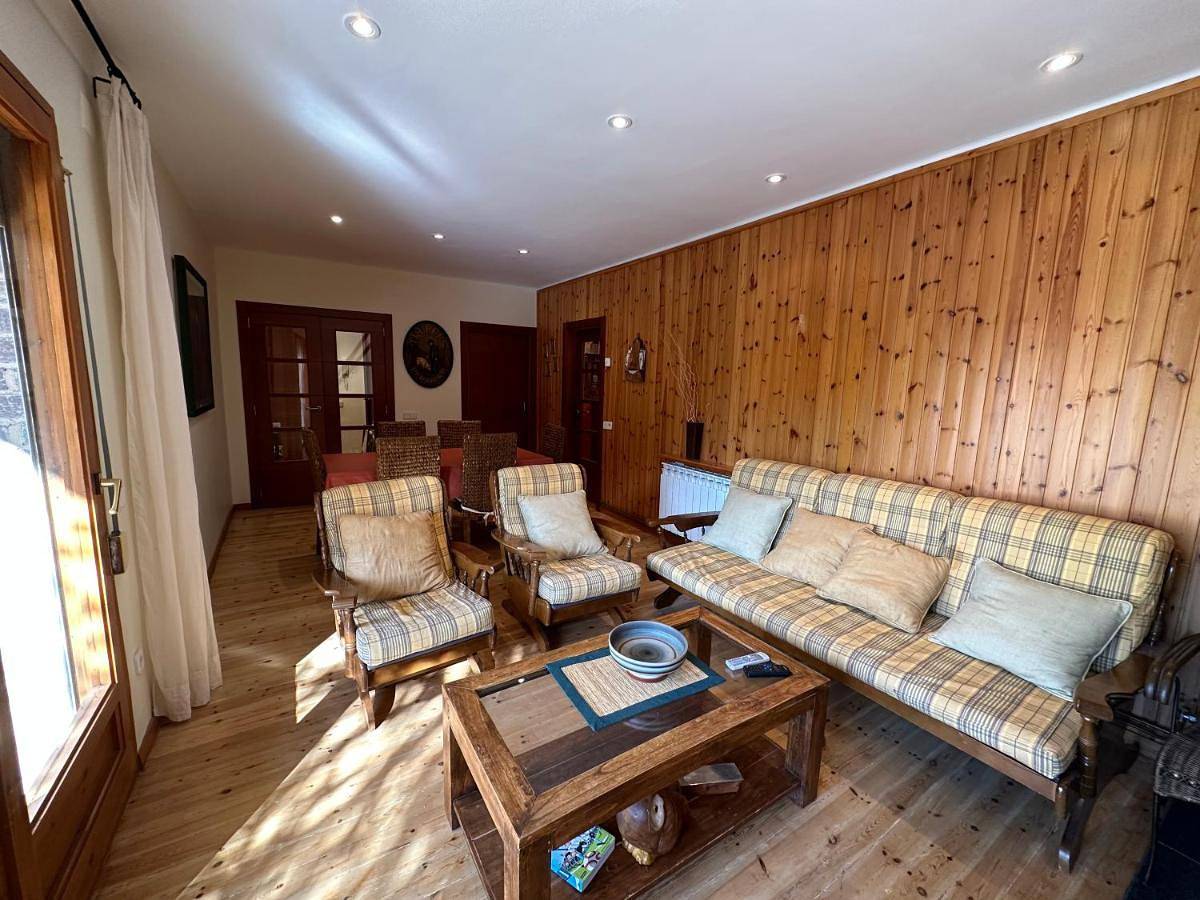 Apartamento entero, Three-Bedroom Apartment in Port Ainé, Rialp