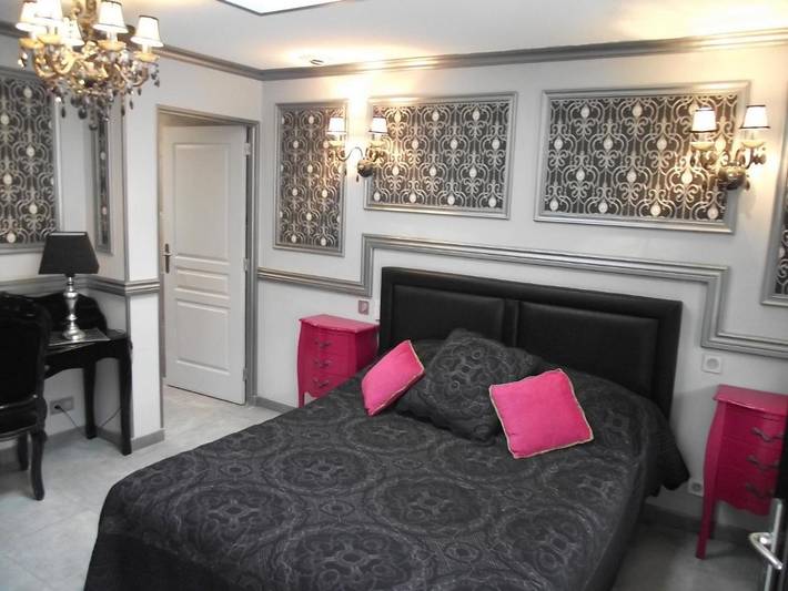 Location de vacances pour 2 personnes, avec Jacuzzi et Terrasse ainsi que Piscine et Vue à Saint-Germain-sur-Moine - 2