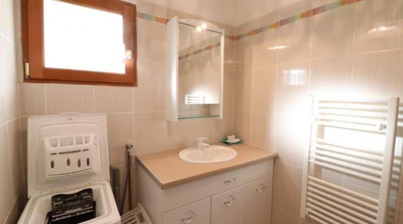 Location de vacances pour 4 personnes, avec terrasse ainsi que jardin et vue à Saint-Jacques-des-Blats - 4