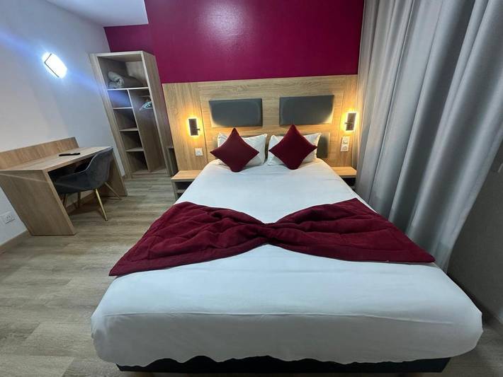 Hôtel pour 3 personnes, avec terrasse à Brumath