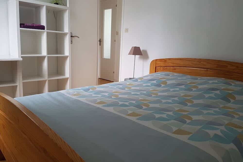 Typical house for 6 people, quiet location 1km from the beach in Saint-Quay-Portrieux, Côte de Goëlo