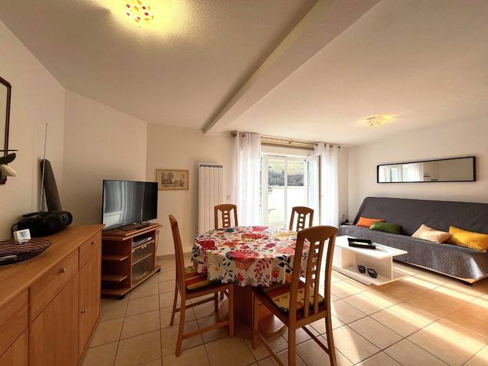 Ganze Wohnung, Angenehmes T2 in La Bourboule, Südterrasse, Wlan, Parkplatz in La Bourboule, Regionaler Naturpark Volcans d'Auvergne