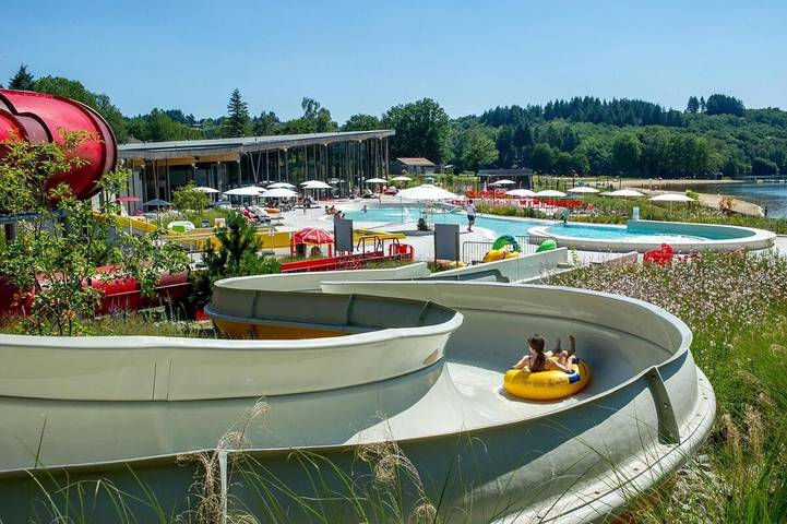 Location de vacances pour 6 personnes, avec Terrasse ainsi que Jardin et Vue à Compreignac - 3