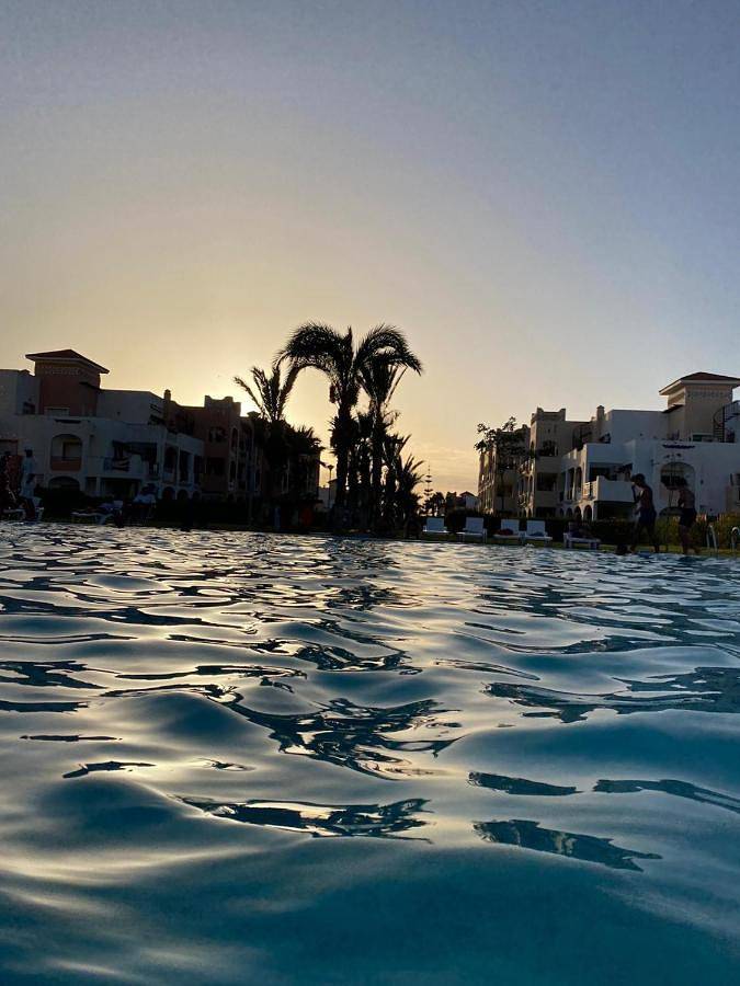 Appartement de vacances pour 8 personnes, avec piscine et bassin pour enfant ainsi que jardin et vue