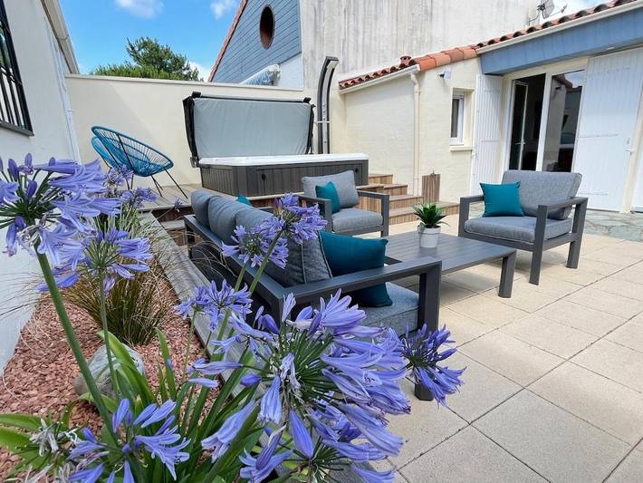 Maison d’hôte pour 6 personnes, avec balcon ainsi que jacuzzi et jardin