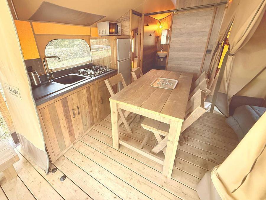 Camping Kabana Village - Tente en toile et en bois 5 personnes - Kabane Lodge 34 m² in Saint-Hilaire-de-Riez, Vendée