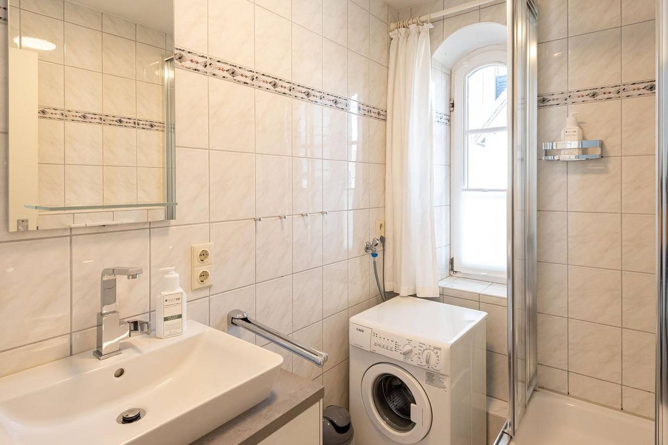 Ganze Wohnung, Strandnahe, schöne 3-Zimmer Ferienwohnung mit ca. 50 m², für bis 3 Personen in Wenningstedt, Sylt