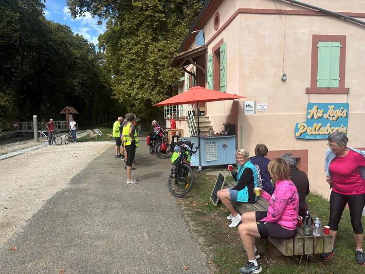 Location de vacances pour 12 personnes, avec vue ainsi que terrasse et jardin, animaux acceptés à Montech - 4