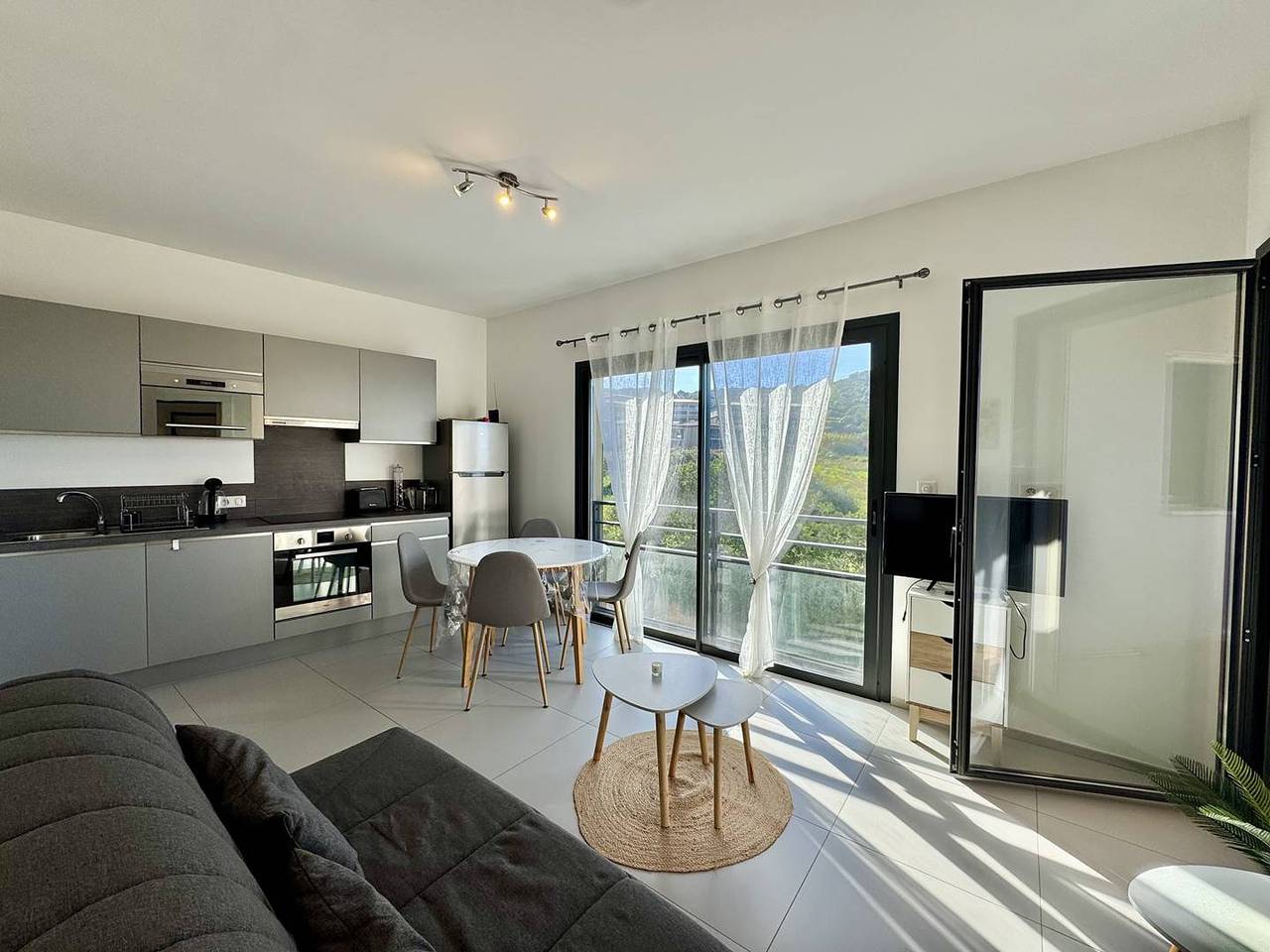 Apartamento vacacional entero, T2 à 200m des plages in Propriano, Distrito de Sartène