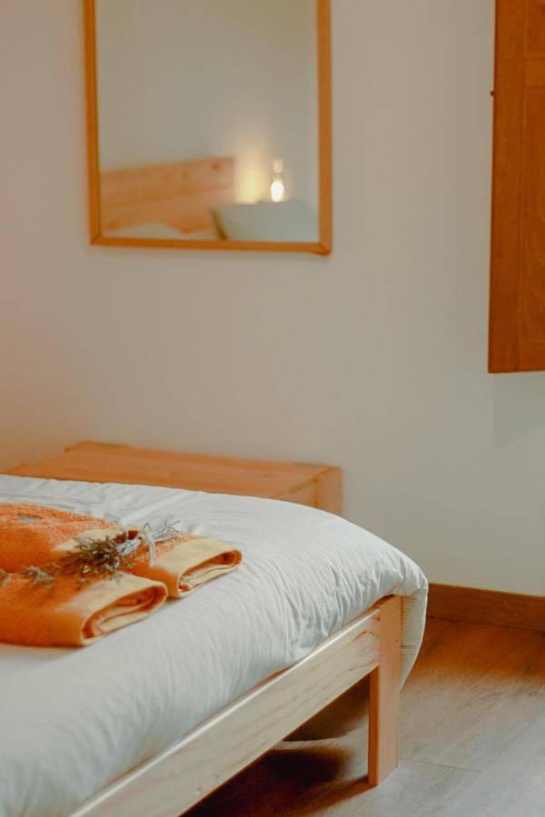 Casa rural para 9 personas, con Terraza y Jardín además de Vistas y Vistas al lago en Caldearenas - 4